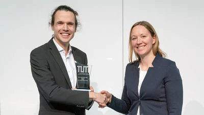 Yannick Stade überreicht den CIT Supervisory Award 2025 an Antonia Wachter-Zeh