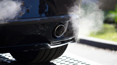 Auspuff eines Autos