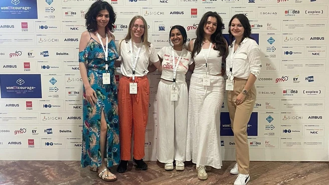 Gewinnerinnen des WomENcourage Konferenz Hackathons