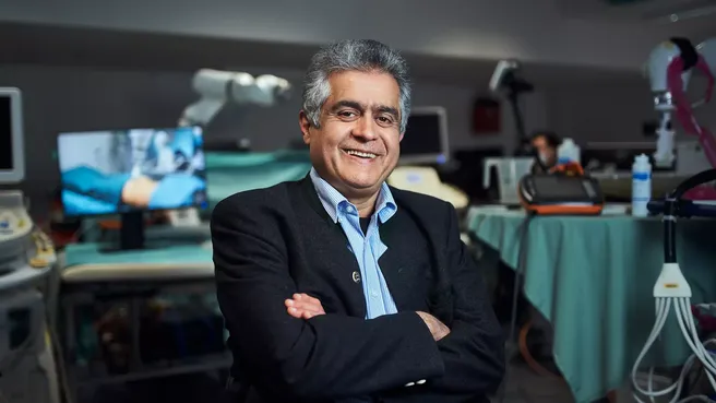 Prof. Nassir Navab conducts research into robotic ultrasound