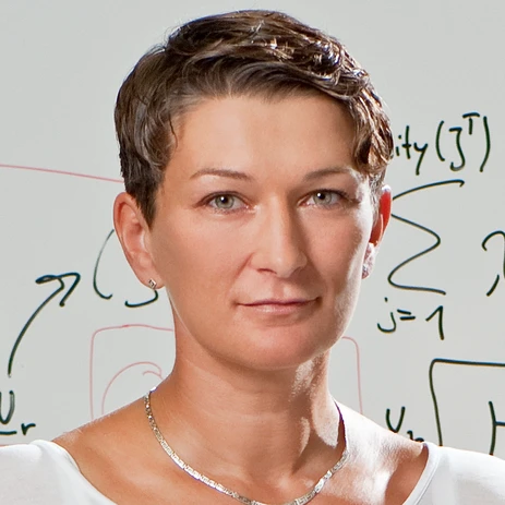 Sandra Hirche